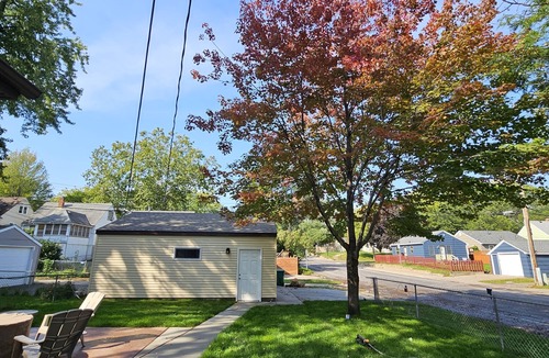 St. Louis Park House | Bright comfortable home in quiet neighborhood. Excellent Twin Cities location.