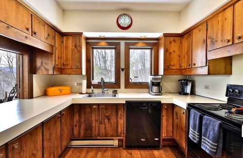 Plymouth House | Bright, Family-Friendly Lake View House Close to Okemo, Killington, Pico, Lakes