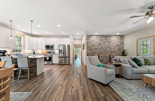 Basye House | Bryce Resort : Modern Lux, Hot Tub, Fire Pit, Mountain Views, and EV : New Home