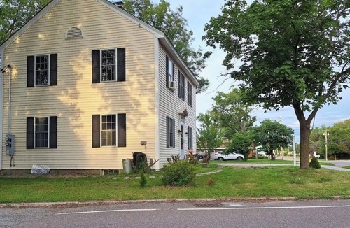 South Burlington House | BTV Charming 3-bedroom house
