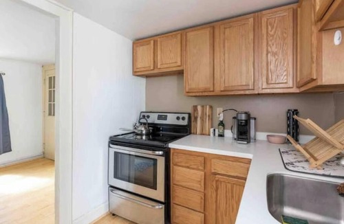 Burlington Apartment | BTV Metro Apartment: 2nd floor, parking