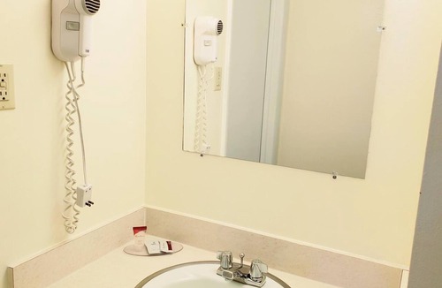 Sheridan Hotel | Budget Inn Express
