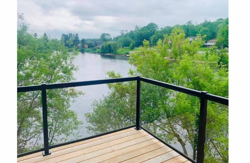 Burk's Falls Apartment | Bulk's Fall River View 2b2b