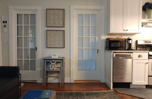 South End Apartment | Burlington Walkabout Peaceful City Retreat-Walk to EVERYTHING downtown.