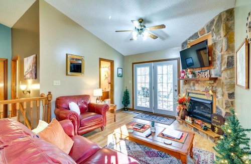 Sloans Valley House | Burnside Resort Cabin w/Hot Tub & Outdoor Spots!