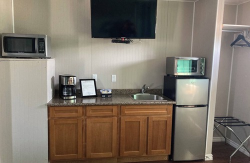 Rossport Hotel | Jackfish Lake Cottages Motel