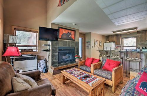Angel Fire Apartment | Cabin-Style Condo with Deck Near Angel Fire Resort