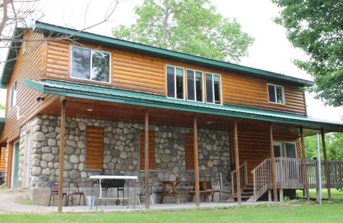 Deer River House | Cabin10 - Poolside Cabin with a lake view and great fishing