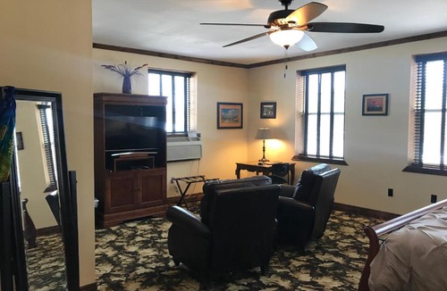 Caldwell Hotel | Caldwell Messenger Suites