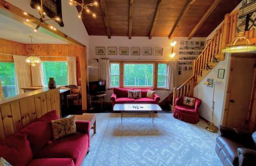 Franconia House | Cannon four bed three bath slopeside home Steps to Mittersill and slopes