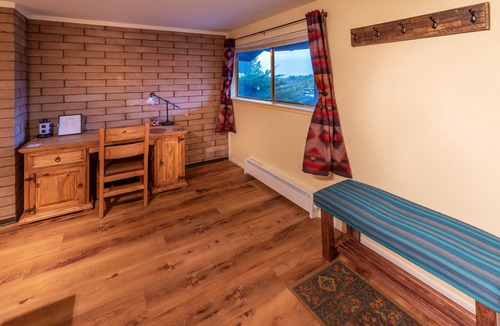 Los Alamos Apartment | Canyon and Mountain Views