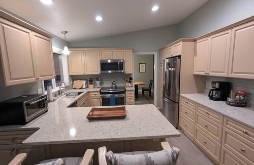 Langley House | Captains Quarters - 3 bdm, all new inside; on the golf course; walk to the beach
