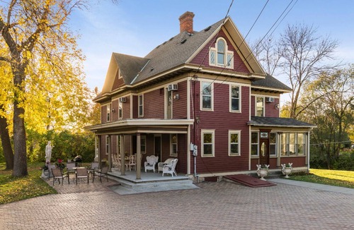 Prescott House | Carriage House Aprt.