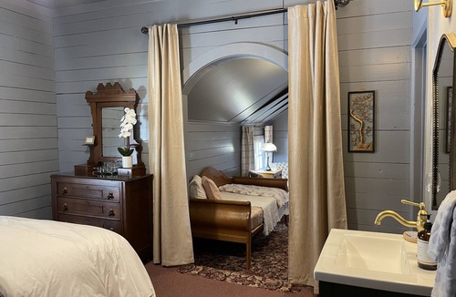 Winona Bed & Breakfast | Carriage House B&B