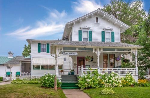 Winona Bed & Breakfast | Carriage House Bed & Breakfast