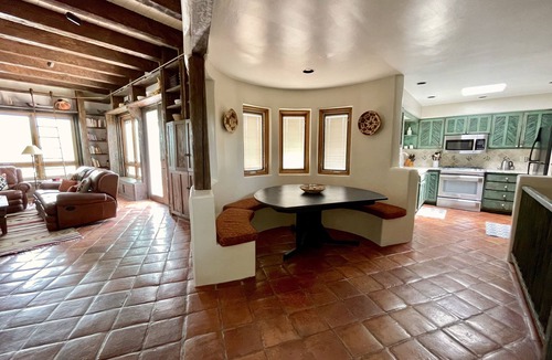 Northeast Santa Fe House | Casa Altamira - Gorgeous mountain views, deck, walk to the Plaza