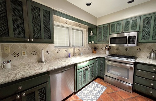 Northeast Santa Fe House | Casa Altamira - Gorgeous mountain views, deck, walk to the Plaza