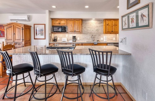 Northeast Santa Fe Condo | Casa Artissimo | Spacious Condo