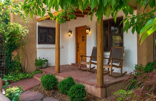 Historic Eastside House | Casa Artista - Right off Canyon Road, Amazing Art