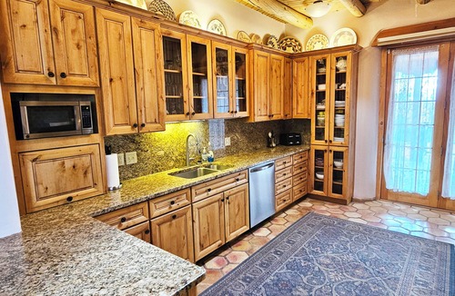 Arroyo Seco House | Casa Bella - VIEWS private yard stream gourmet kitchen high speed internet