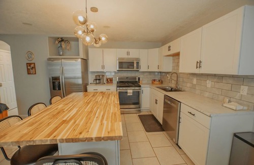 Westgate Heights House | Casa Cerrillos+Hot Tub+Pet Friendly+No Pet Fee!