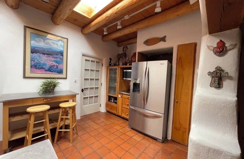 Historic Eastside House | Casa Cody - Classic Historic Adobe - East Side near Canyon Rd, WALK to Plaza