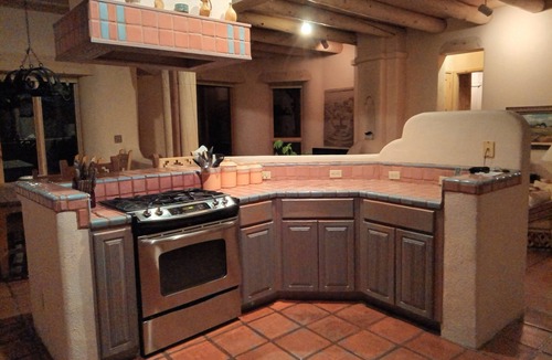 Arroyo Seco House | CASA COYOTE - Los Altos- Adobe View Home-Clubhouse Swim/Tennis/Ski/WIFI/Spa/Hike