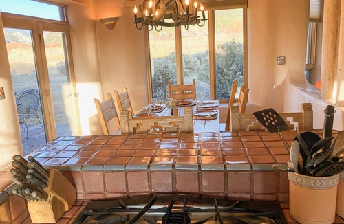 Arroyo Seco House | CASA COYOTE - Los Altos- Adobe View Home-Clubhouse Swim/Tennis/Ski/WIFI/Spa/Hike