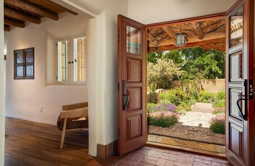 Historic Eastside House | Casa Dasburg - Stunning Yards, Walk to Canyon Road