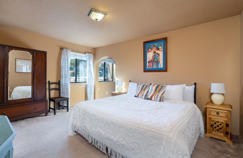 Santa Fe House | Casa de Loco Lobo | Pet Friendly, Fenced Yard