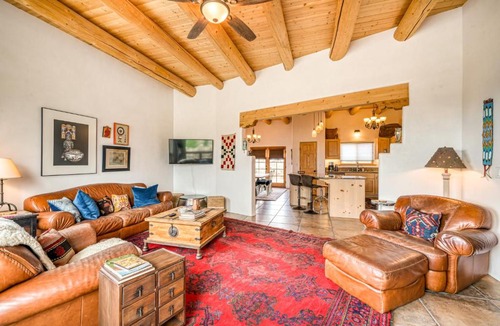 Taos House | Casa De Los Conejos