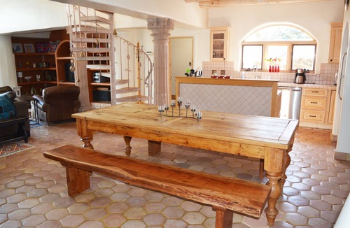Arroyo Seco House | Casa del Lujo Open Floor Plan Great Mountain Views pool tennis Hot Tub wi-fi