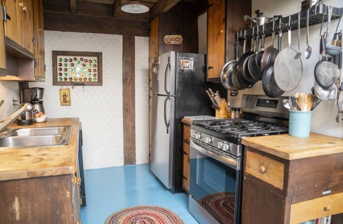 El Prado House | Casa del Sol - Original Eco Build-Beer Can House!