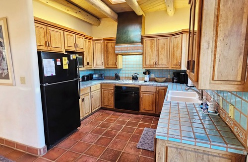 Arroyo Seco House | Casa Illuminada - panoramic views, clubhouse with indoor pool, tennis court