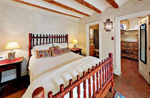 Historic Eastside Apartment | Casa Las Rosas