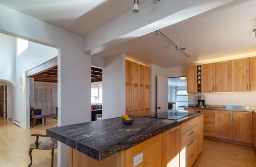Historic Eastside House | Casa Lejano- Quiet | Deck | 3BR | Near Canyon Rd