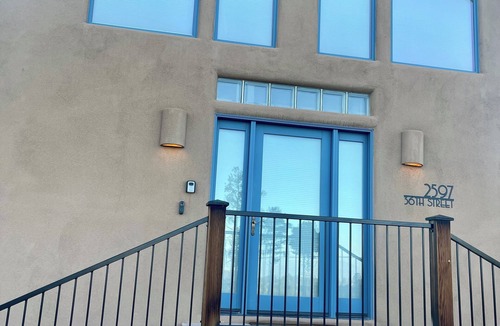 Los Alamos House | Casa Luna - Executive Lodging with Mountain Views ~5 min from LANL
