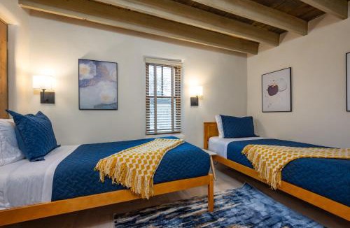 Santa Fe House | Casa Saint Francis- King Bed-Patio & Fire Pit -2BR