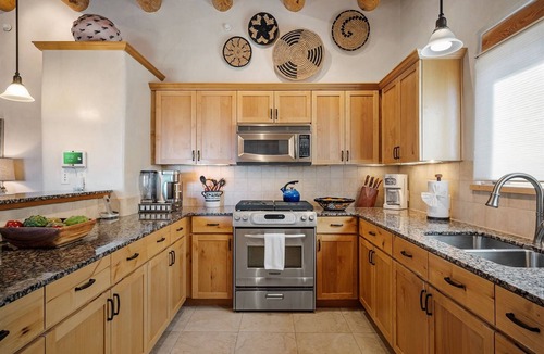 Tesuque House | Casa Serena - Breathtaking Views, Community Pool