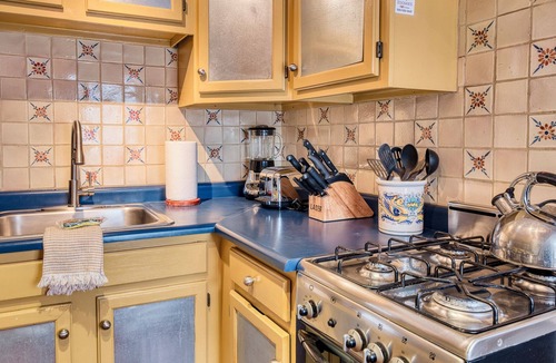 Historic Eastside House | Casita Ana | Cozy Retreat Near Canyon Road