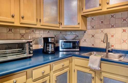 Historic Eastside House | Casita Ana | Cozy Retreat Near Canyon Road
