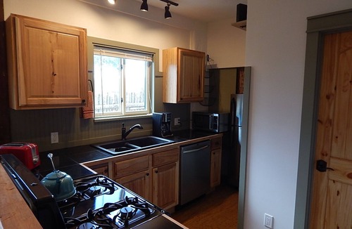 West Manhattan Cottage | Casita Cameo