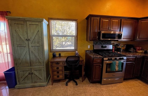 Pinon Hills House | Casita del Sol - Exceptional One Bedroom Santa Fe Home on 2.5 Acres