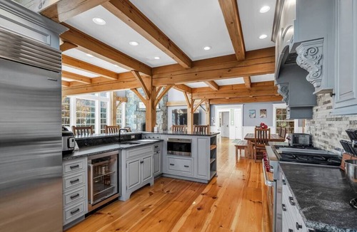 Stratton House | Catey Rose Retreat|Movie Theatre-Hot Tub-Fireplace
