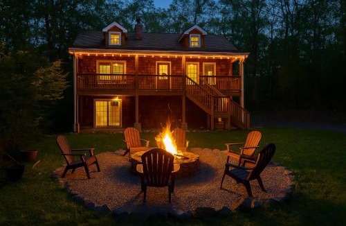 Catskill House | Catskill Cabin with Firepit & Brilliant Fall Views