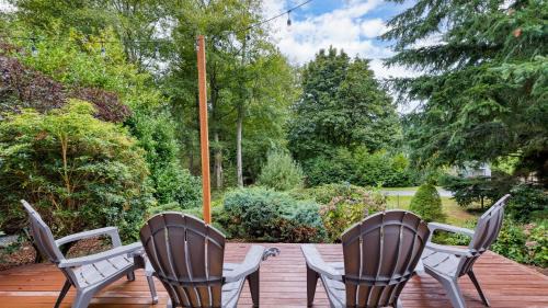 Clinton House | Cedarview Retreat by AvantStay
