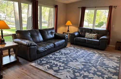 Cambridge House | Cedarwood Chateau