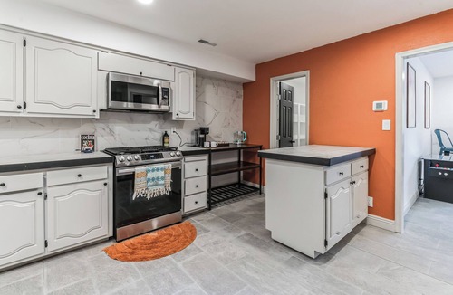 Albuquerque House | Central BBQ Haven: 4bd - Games - Outdoor Movie