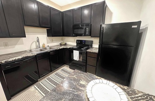 Historic Downtown La Crosse Apartment | Central Downtown Stay with flex space
