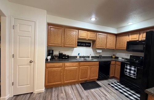 Gillette House | Centrally located 3 bed 2 1/2 bath townhome in Gillette!